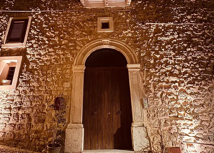 Le Dell'emiro Pensjonat Castronuovo di Sicilia